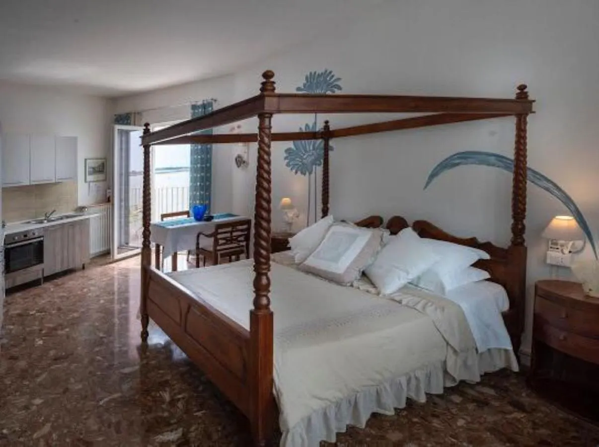 Casa Sulla Laguna Murano 2*,