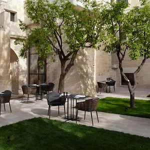 https://palazzo-zimara-boutique.lecce-hotels.com