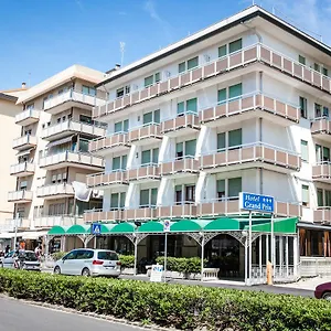 Grand Prix Hotel