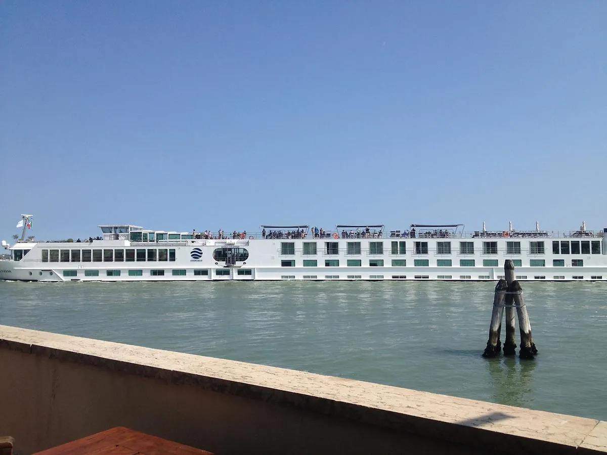 ** Guest house Casa Sulla Laguna Murano Italy